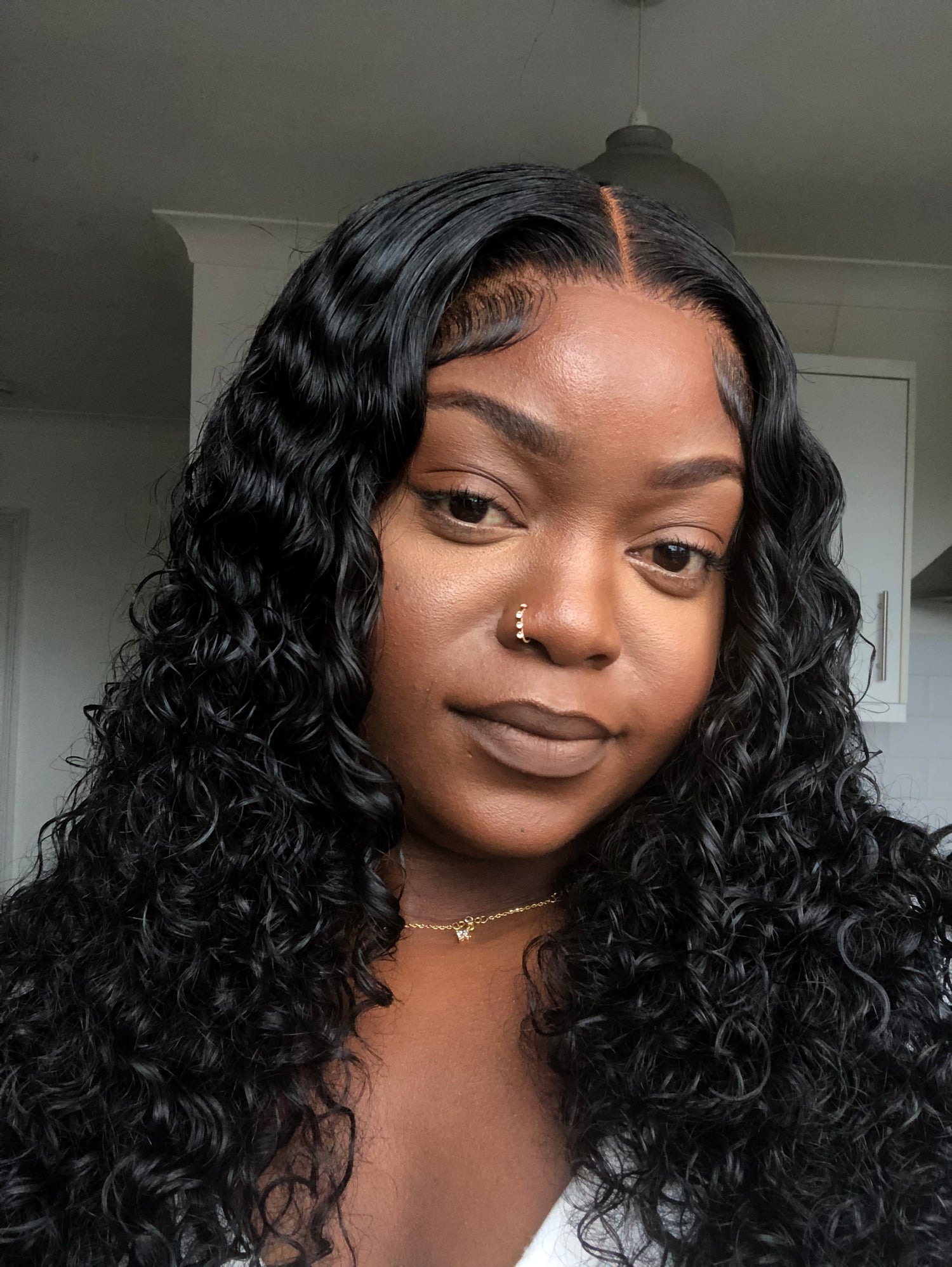 Glueless lace wig install using lace melting spray for wigs